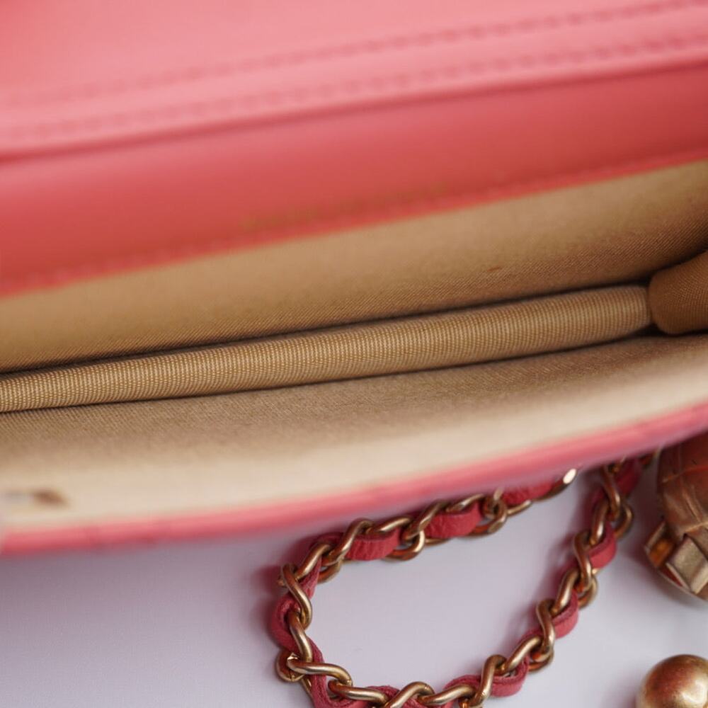 Chanel Pink Lambskin Quilted Pearl Crush Clutch With Chain - Picture 7 of 8